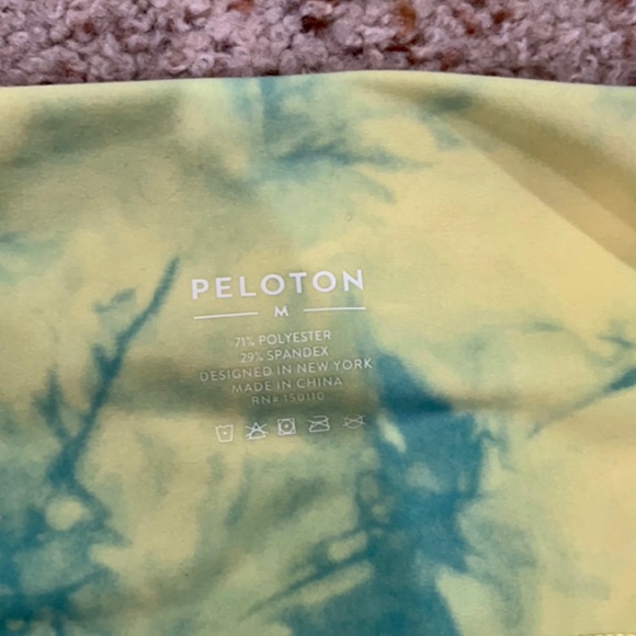 Like new! Peloton cadet capri leggings, size medium - Picture 4 of 5
